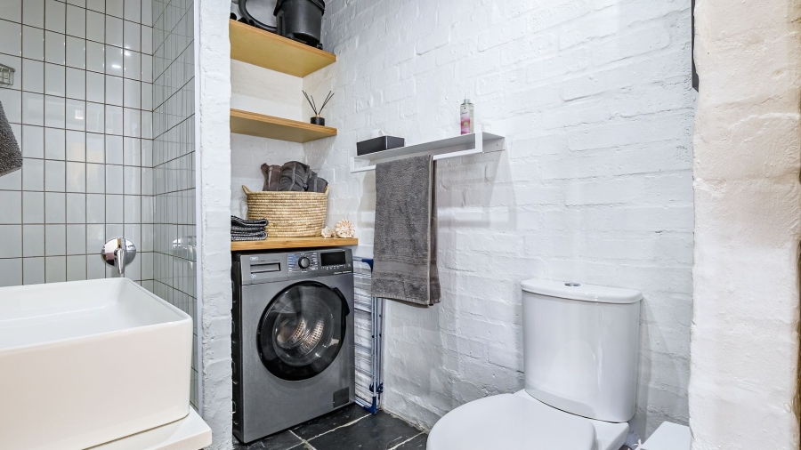 0 Bedroom Property for Sale in Sea Point Western Cape